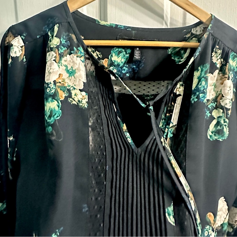 White House Black Market Black Floral Split-Sleeve Blouse - Picture 3 of 11